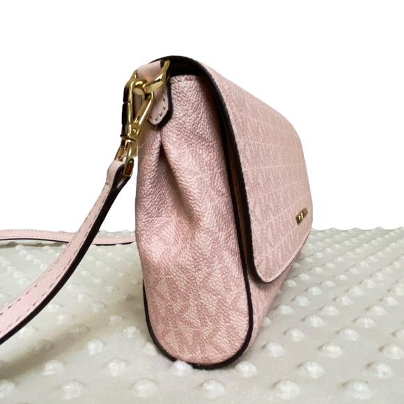 Michael Kors purse - Picture 4 of 9